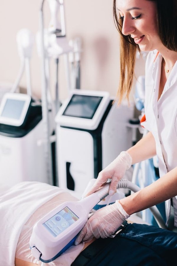 Cryolipolyse : un moyen efficace pour éliminer les bourrelets graisseux ?